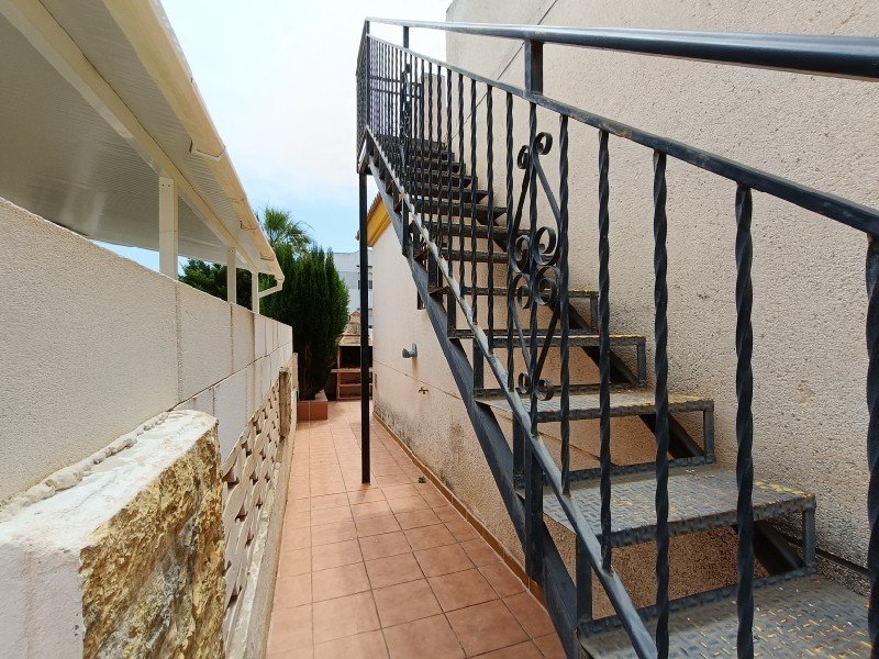 Semi-detached house on Calle Einstein – Torrevieja – Alicante — image 13